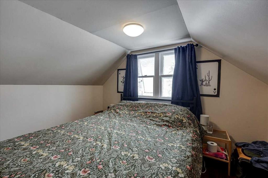 3912 55 Avenue, Red Deer, AB - Indoor Photo Showing Bedroom