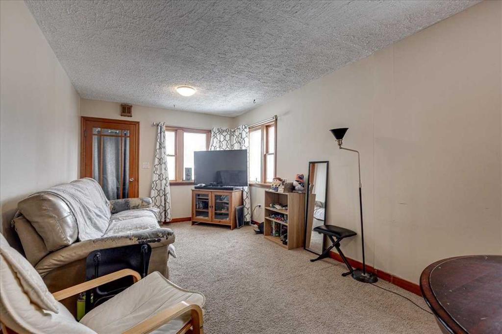 3912 55 Avenue, Red Deer, AB - Indoor