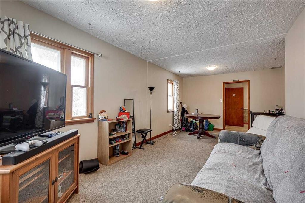 3912 55 Avenue, Red Deer, AB - Indoor