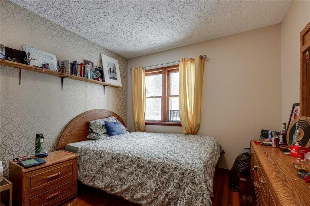 3912 55 Avenue, Red Deer, AB - Indoor Photo Showing Bedroom