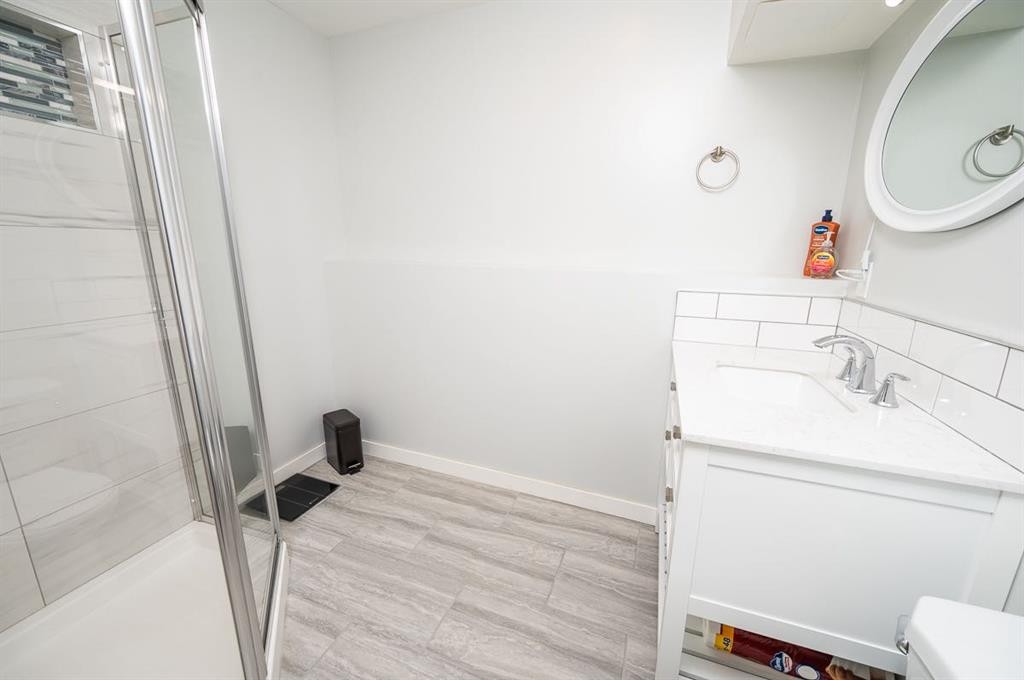 154 Rutherford Drive, Red Deer, AB - Indoor Photo Showing Bathroom