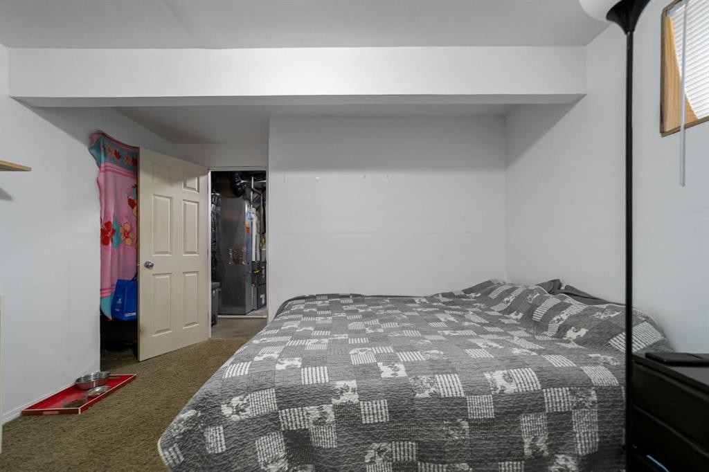 5809 28 Avenue, Camrose, AB - Indoor Photo Showing Bedroom
