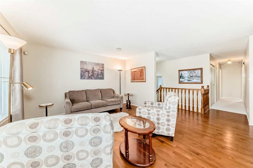 3 Rutherford Close, Red Deer, AB - Indoor Photo Showing Living Room