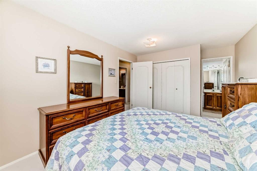 3 Rutherford Close, Red Deer, AB - Indoor Photo Showing Bedroom