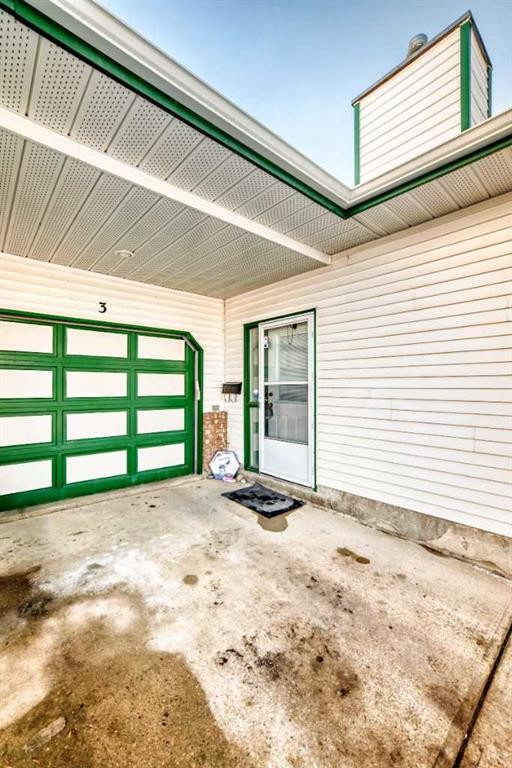 3 Rutherford Close, Red Deer, AB - With Exterior