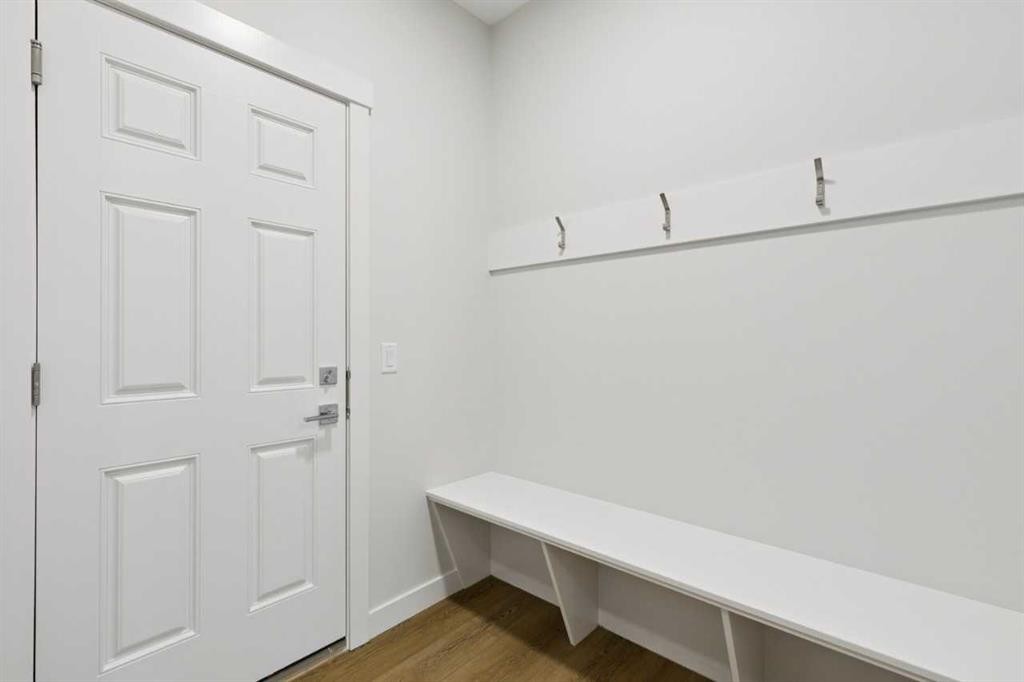 85 Southborough Square, Cochrane, AB - Indoor Photo Showing Other Room