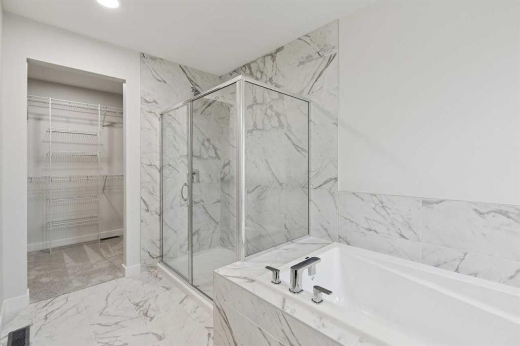 85 Southborough Square, Cochrane, AB - Indoor Photo Showing Bathroom