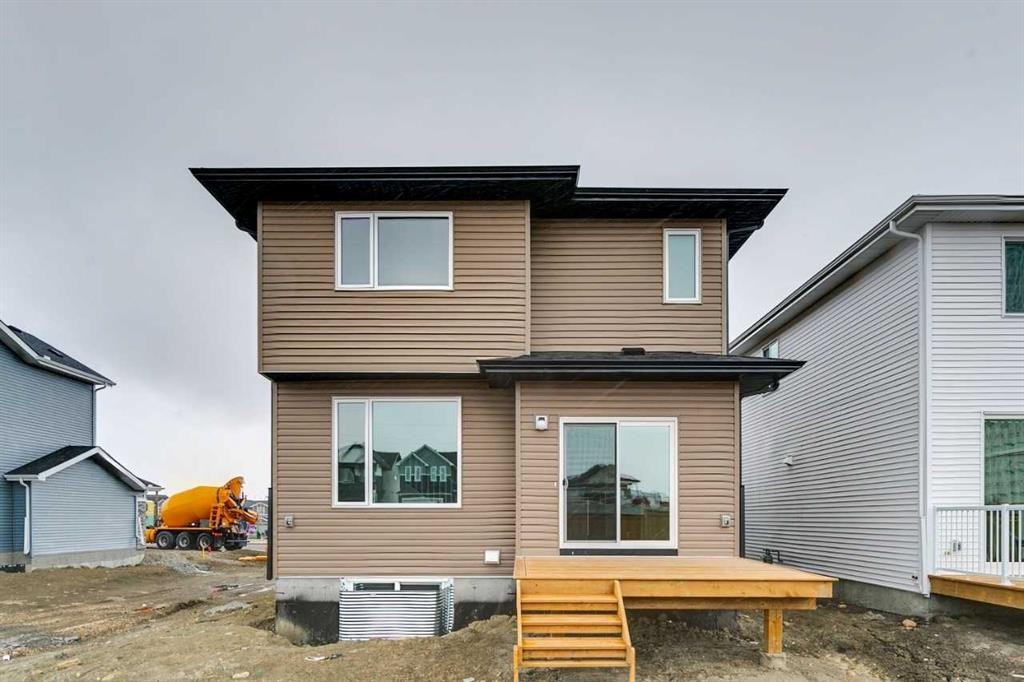85 Southborough Square, Cochrane, AB - Outdoor With Exterior