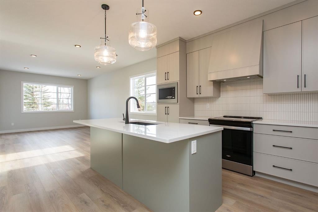 17 Tindale Place, Red Deer, AB - Indoor Photo Showing Kitchen With Upgraded Kitchen