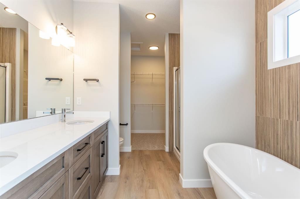 17 Tindale Place, Red Deer, AB - Indoor Photo Showing Bathroom