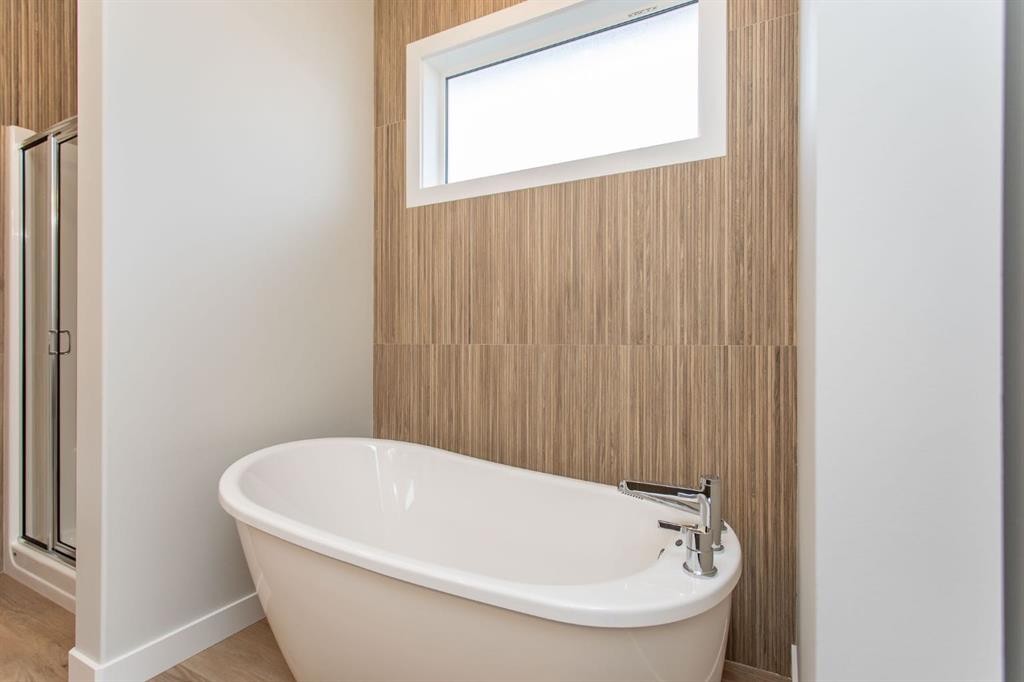 17 Tindale Place, Red Deer, AB - Indoor Photo Showing Bathroom