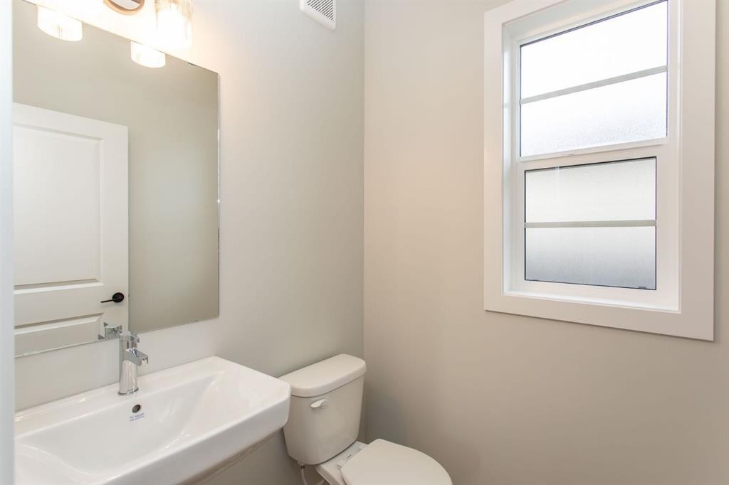 17 Tindale Place, Red Deer, AB - Indoor Photo Showing Bathroom