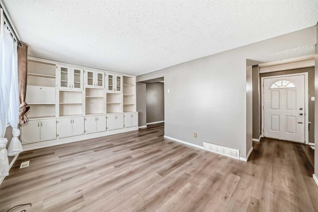 B1-35 Nash, Red Deer, AB - Indoor