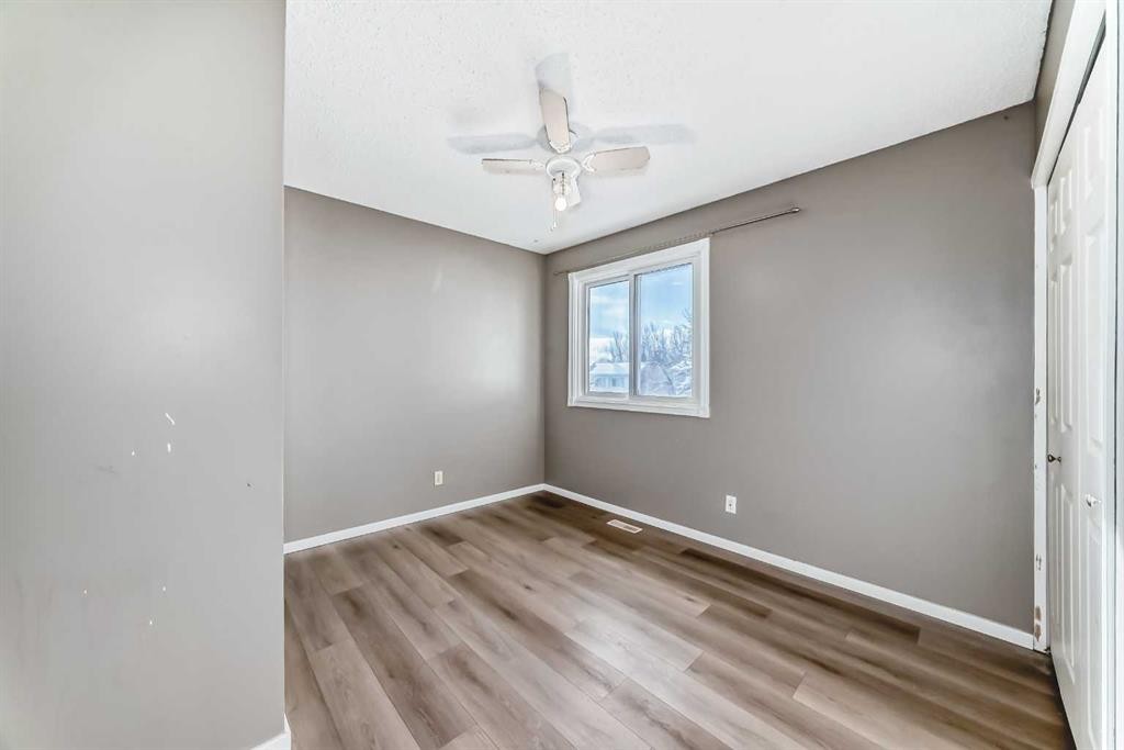 B1-35 Nash, Red Deer, AB - Indoor Photo Showing Other Room