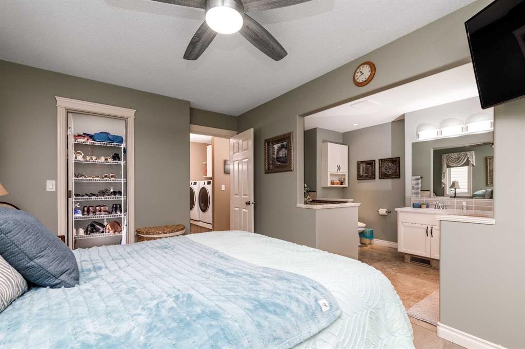 76 Daniel Close, Red Deer, AB - Indoor Photo Showing Bedroom