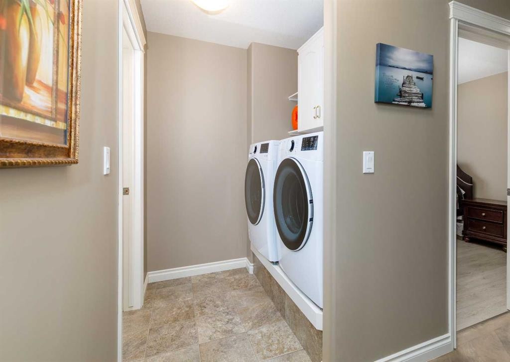 76 Daniel Close, Red Deer, AB - Indoor Photo Showing Laundry Room