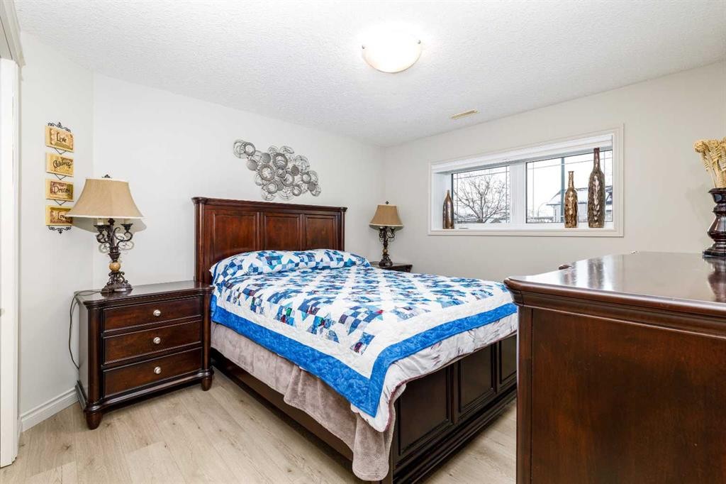 76 Daniel Close, Red Deer, AB - Indoor Photo Showing Bedroom