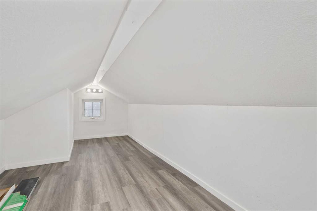 211 Red Wing Crescent, Tillicum Beach, AB - Indoor Photo Showing Other Room