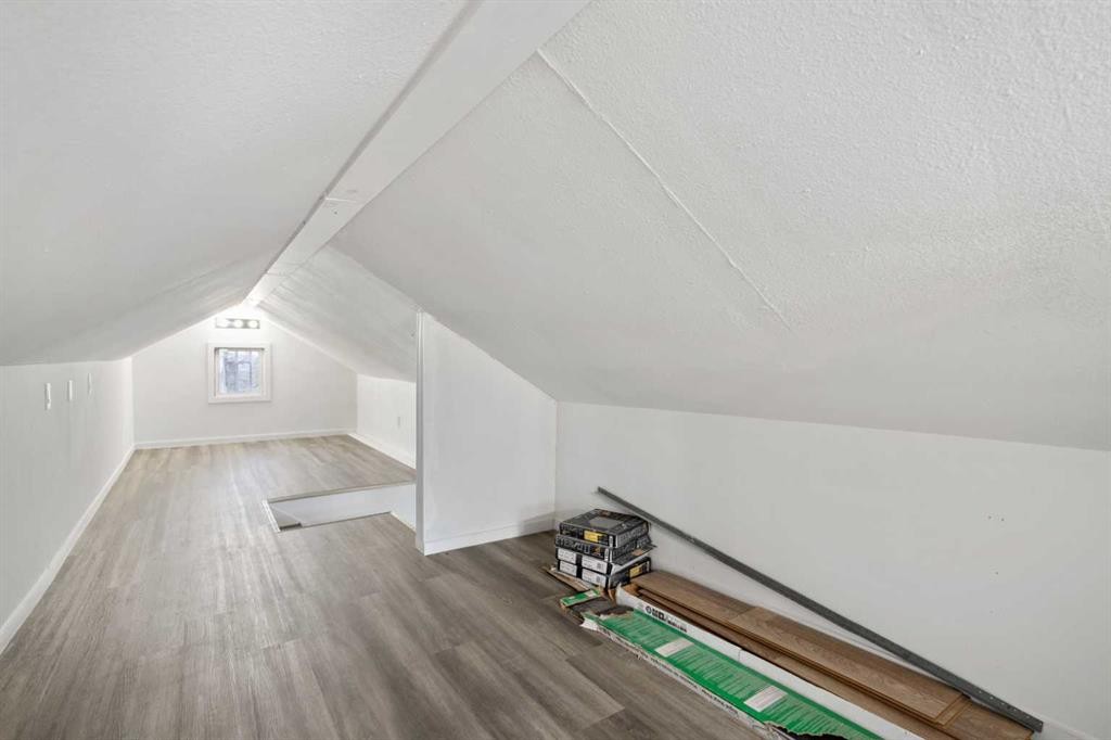211 Red Wing Crescent, Tillicum Beach, AB - Indoor Photo Showing Other Room