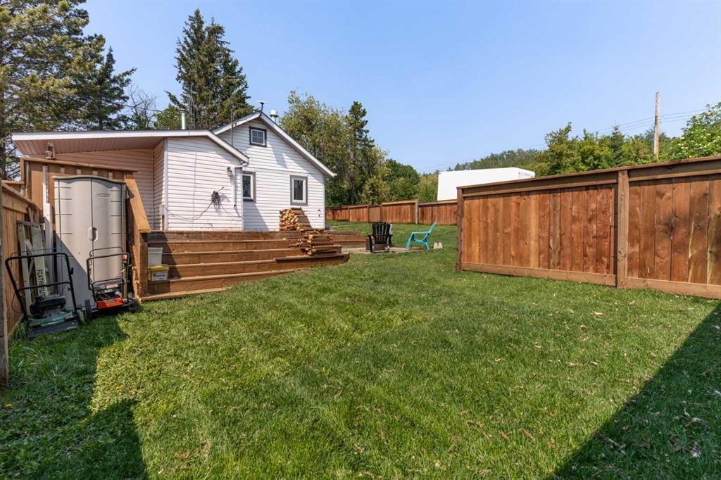 211 Red Wing Crescent, Tillicum Beach, AB - Outdoor