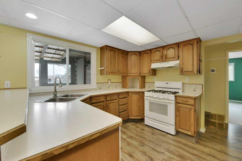 37 Wilson Crescent, Red Deer, AB - Indoor Photo Showing Kitchen With Double Sink