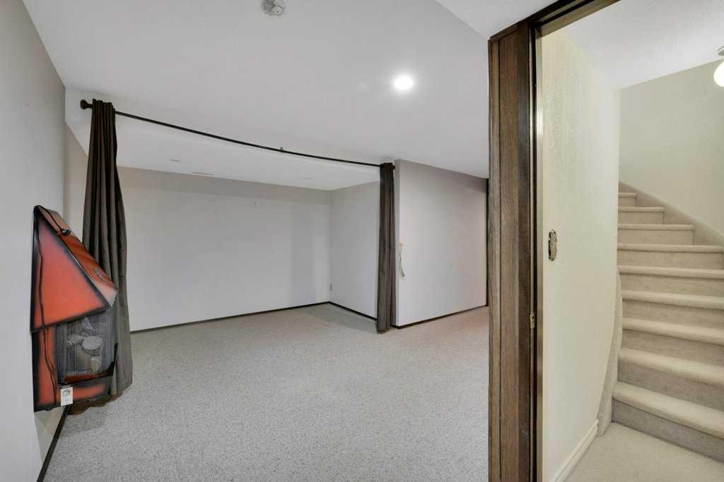 37 Wilson Crescent, Red Deer, AB - Indoor Photo Showing Other Room