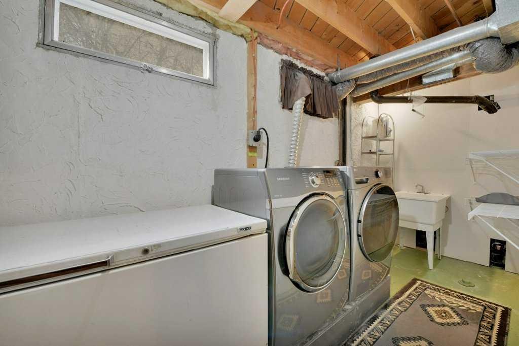 37 Wilson Crescent, Red Deer, AB - Indoor Photo Showing Laundry Room