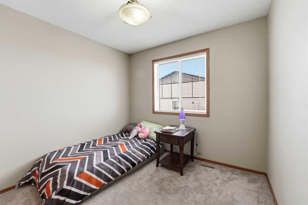41 Winston Place, Blackfalds, AB - Indoor Photo Showing Bedroom