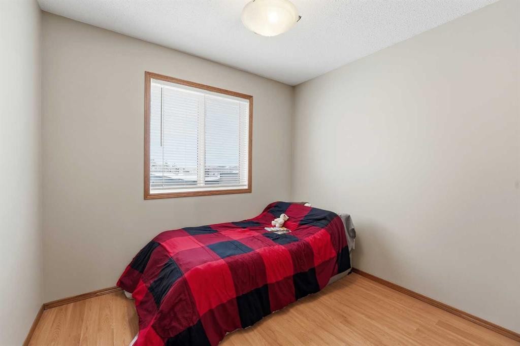 41 Winston Place, Blackfalds, AB - Indoor Photo Showing Bedroom