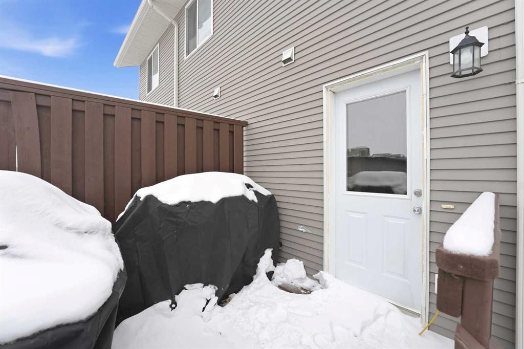 41 Winston Place, Blackfalds, AB - Outdoor With Exterior
