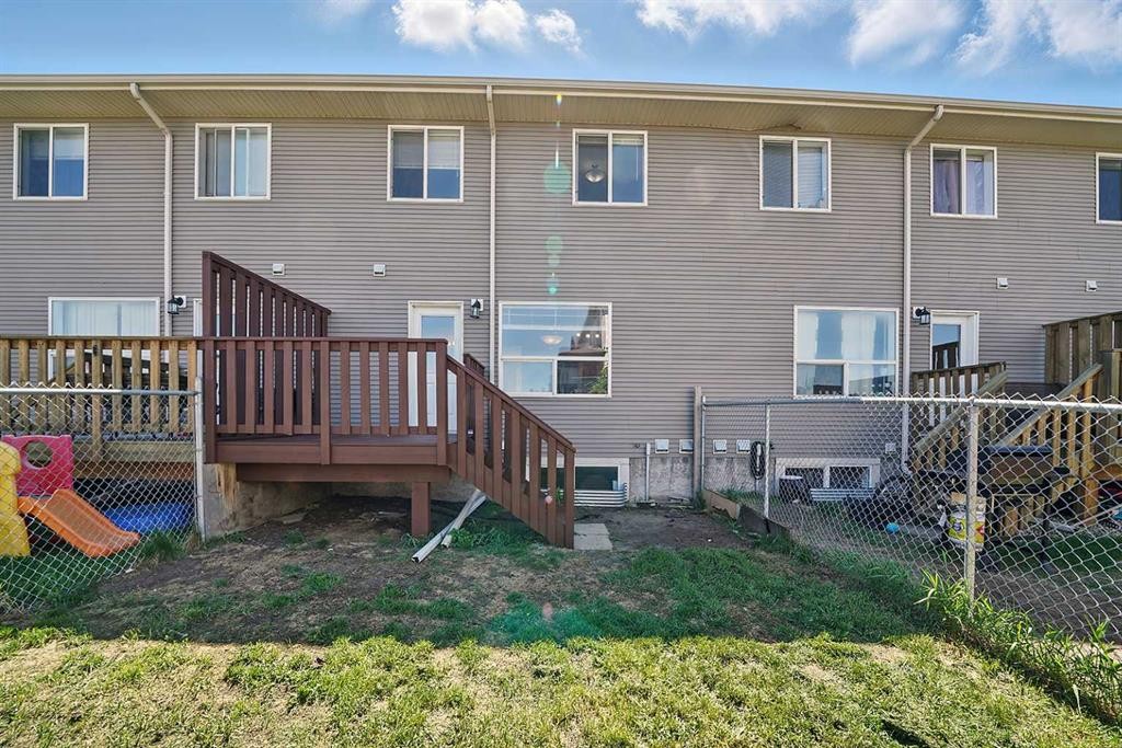 41 Winston Place, Blackfalds, AB - Outdoor With Deck Patio Veranda With Exterior