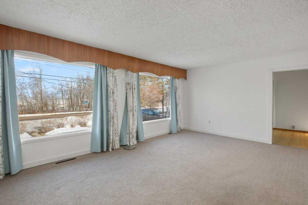 31 Jarvis Bay Drive, Jarvis Bay, AB - Indoor Photo Showing Other Room
