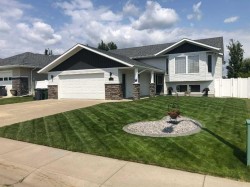 5912 62 Avenue Ponoka, AB T4J 1V5