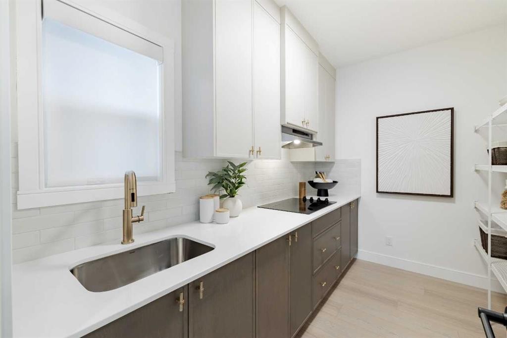 192 Amblestone Crescent Nw, Calgary, AB - Indoor Photo Showing Kitchen