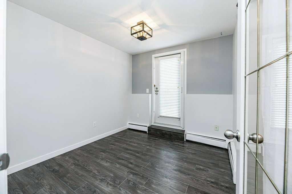 16-7 Stanton Street, Red Deer, AB - Indoor Photo Showing Other Room