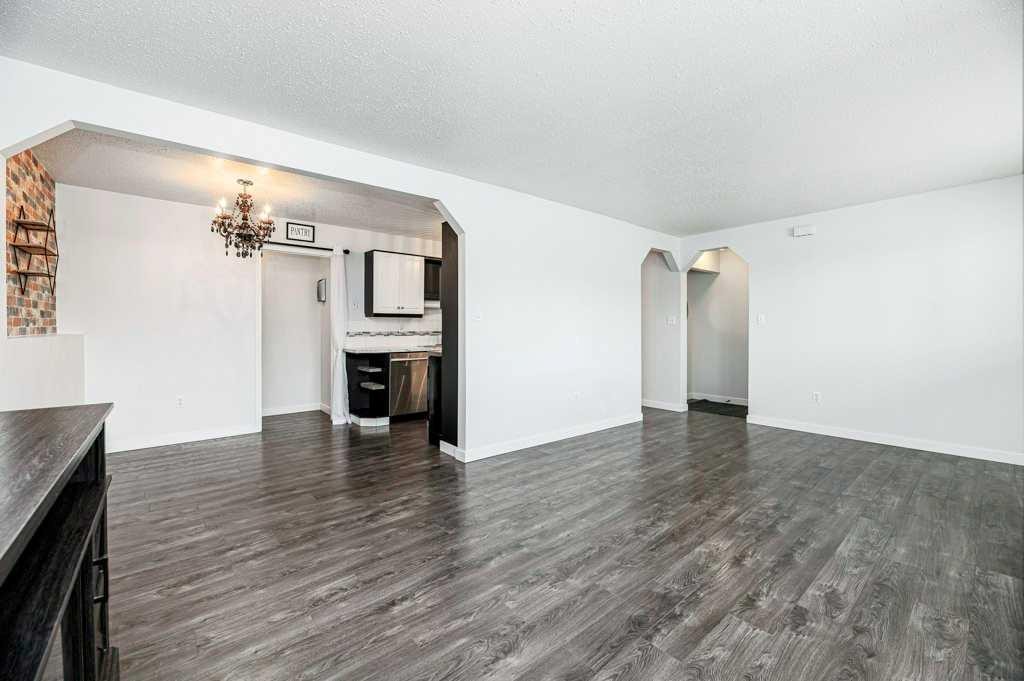 16-7 Stanton Street, Red Deer, AB - Indoor