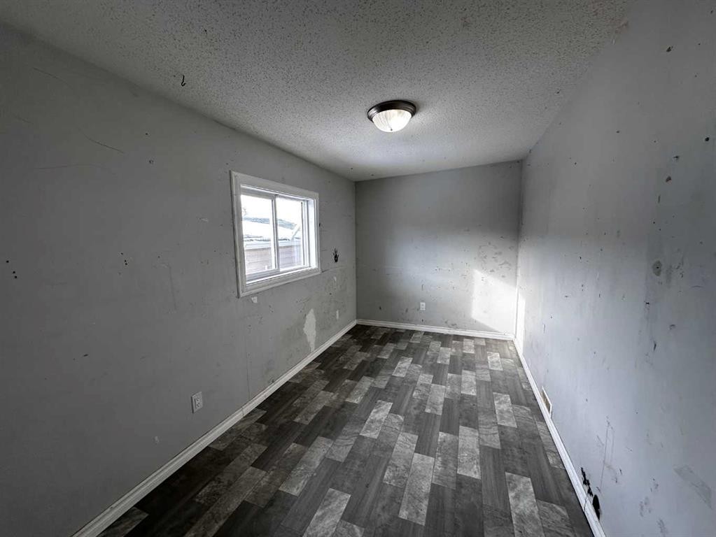 8-5103 61 Avenue, Olds, AB