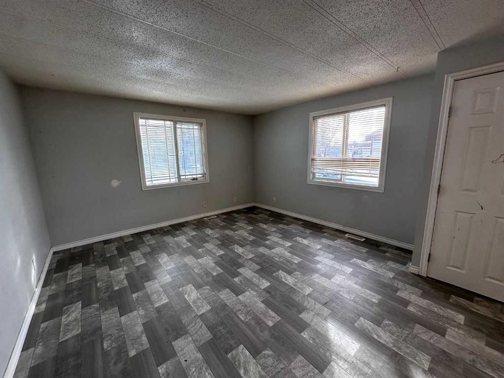 8-5103 61 Avenue, Olds, AB