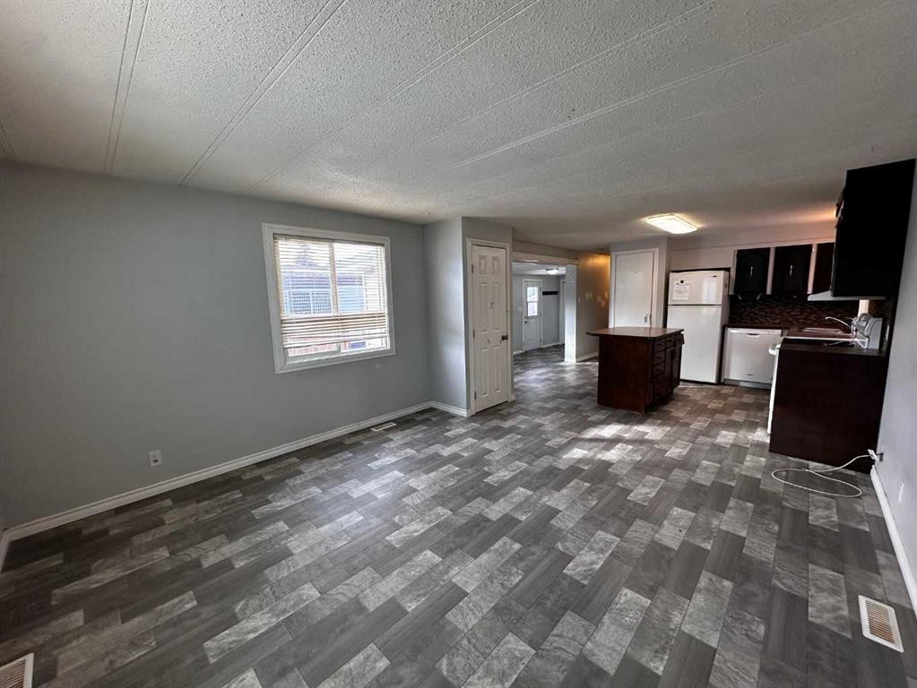 8-5103 61 Avenue, Olds, AB