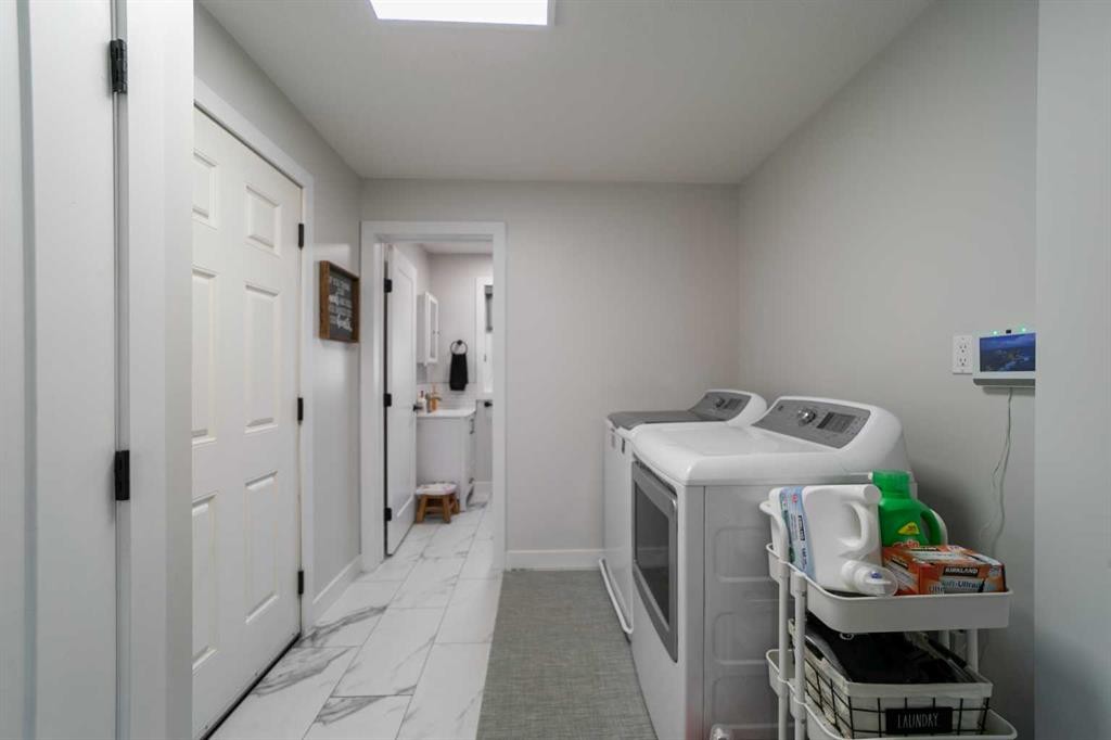 5409 48 Avenue, Killam, AB - Indoor Photo Showing Laundry Room