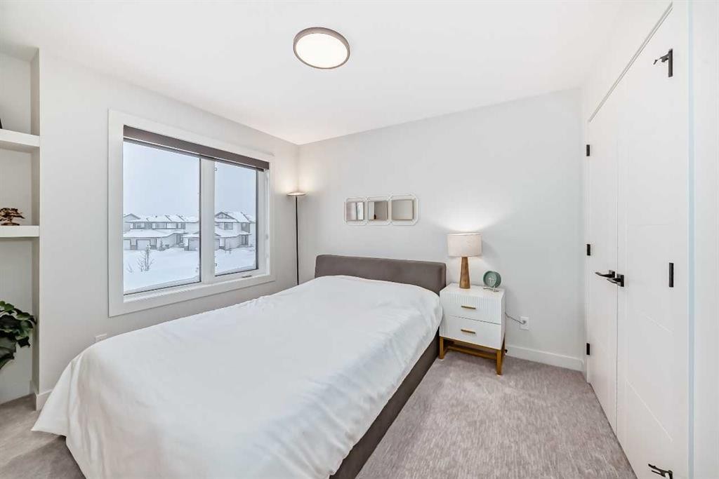 153 Emerald Drive, Red Deer, AB - Indoor Photo Showing Bedroom
