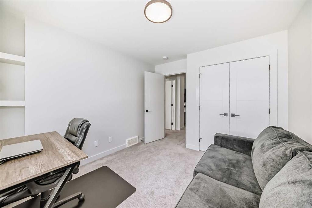 153 Emerald Drive, Red Deer, AB - Indoor Photo Showing Other Room