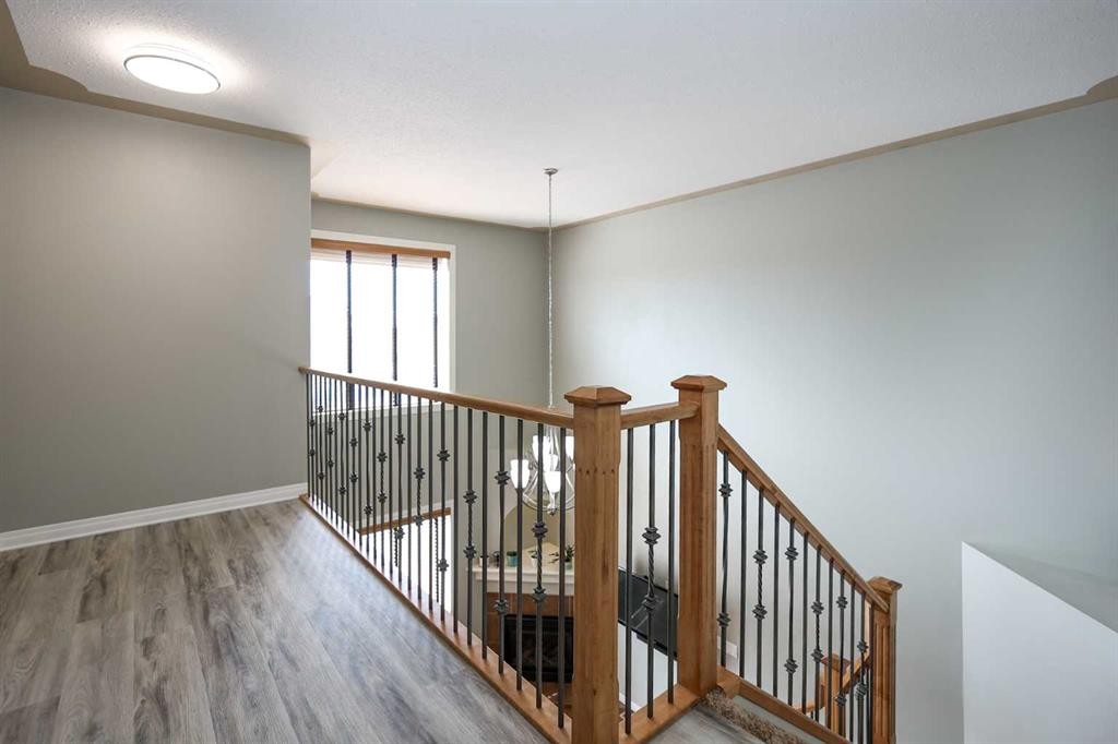 98 Pine Crescent, Blackfalds, AB - Indoor Photo Showing Other Room