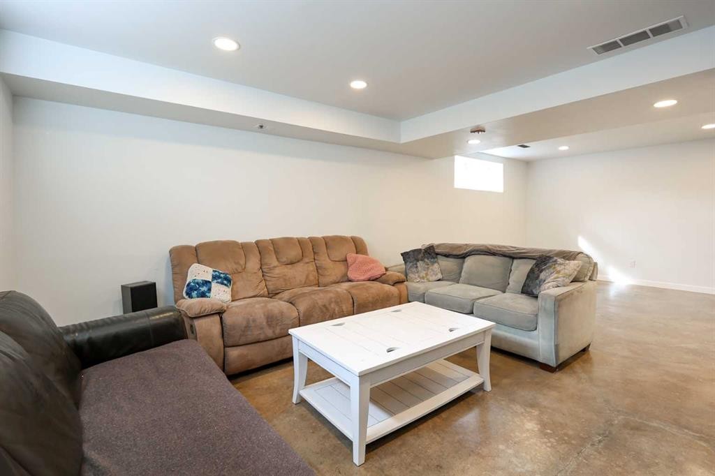 98 Pine Crescent, Blackfalds, AB - Indoor