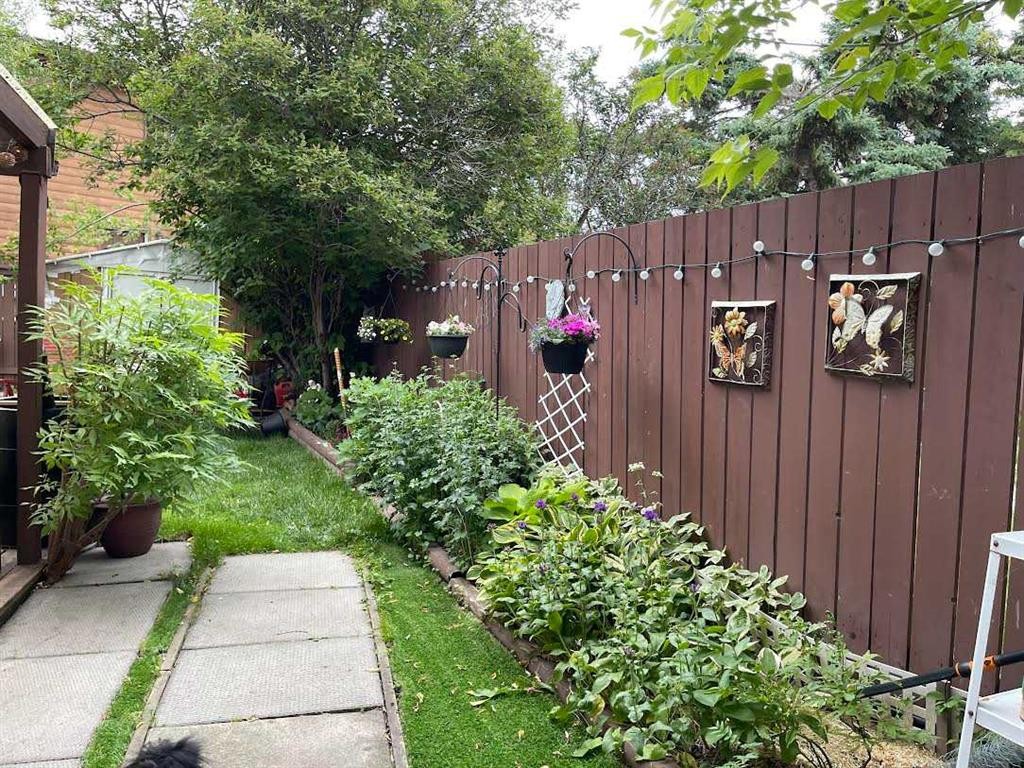 32 Greig Drive, Red Deer, AB - Outdoor