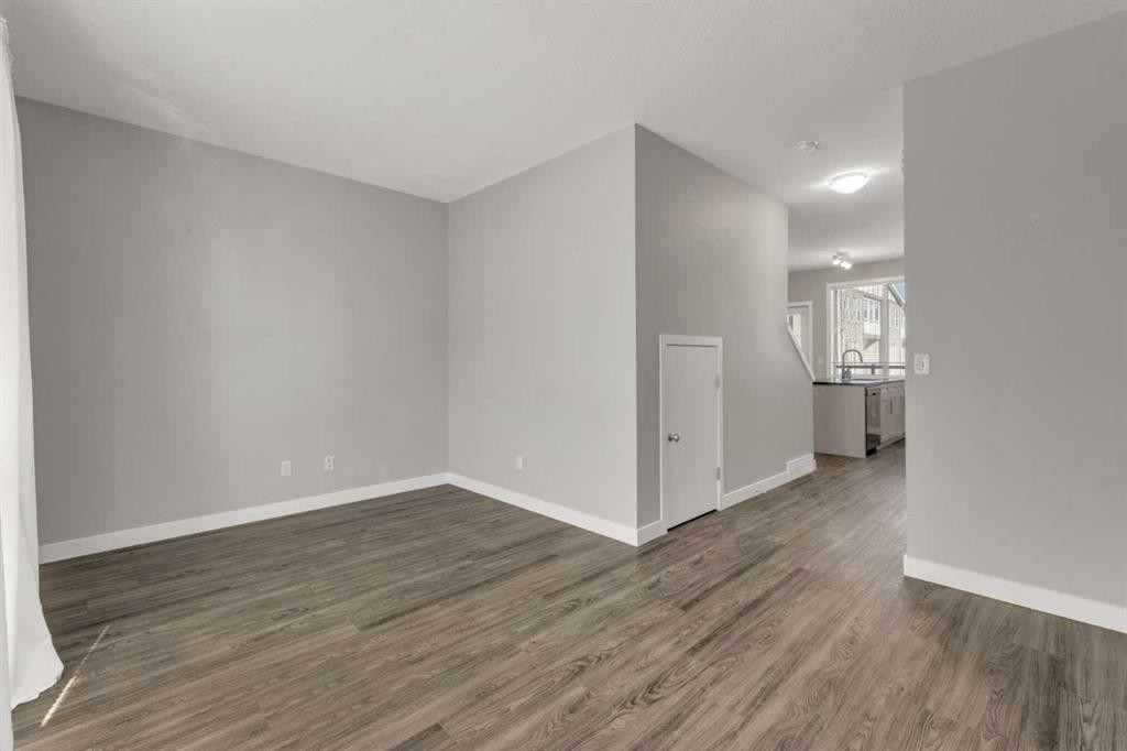 304-125 Caribou Crescent, Red Deer, AB - Indoor Photo Showing Other Room