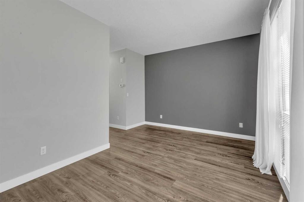 304-125 Caribou Crescent, Red Deer, AB - Indoor Photo Showing Other Room