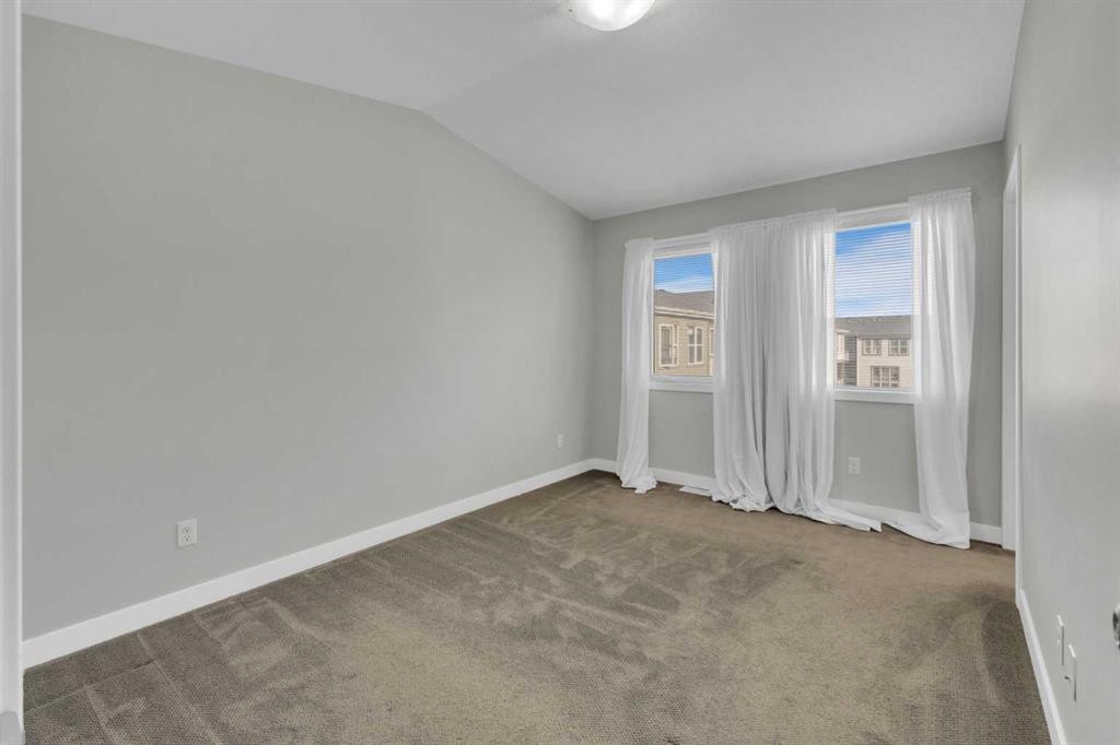 304-125 Caribou Crescent, Red Deer, AB - Indoor Photo Showing Other Room