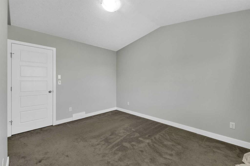 304-125 Caribou Crescent, Red Deer, AB - Indoor Photo Showing Other Room