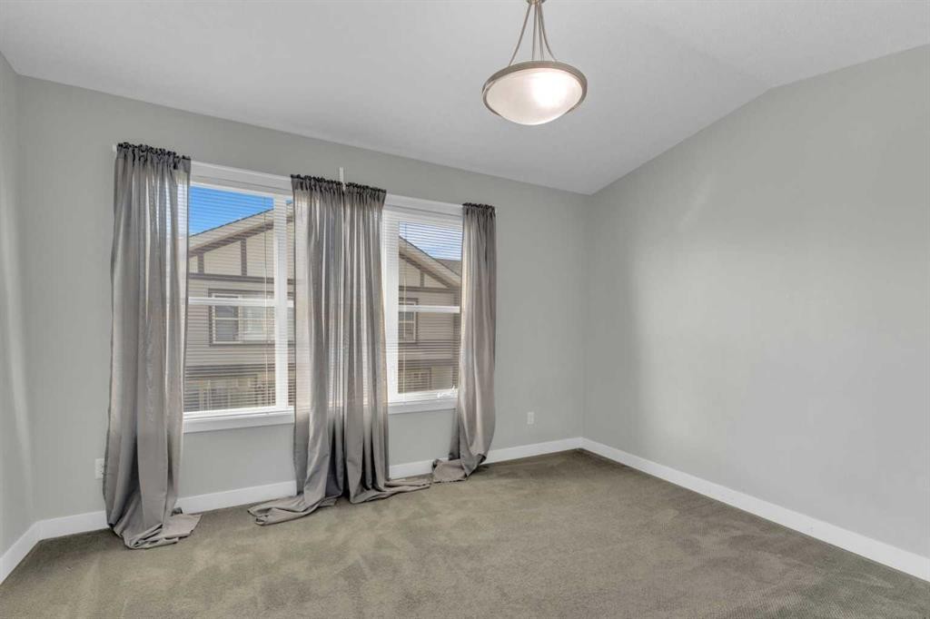 304-125 Caribou Crescent, Red Deer, AB - Indoor Photo Showing Other Room